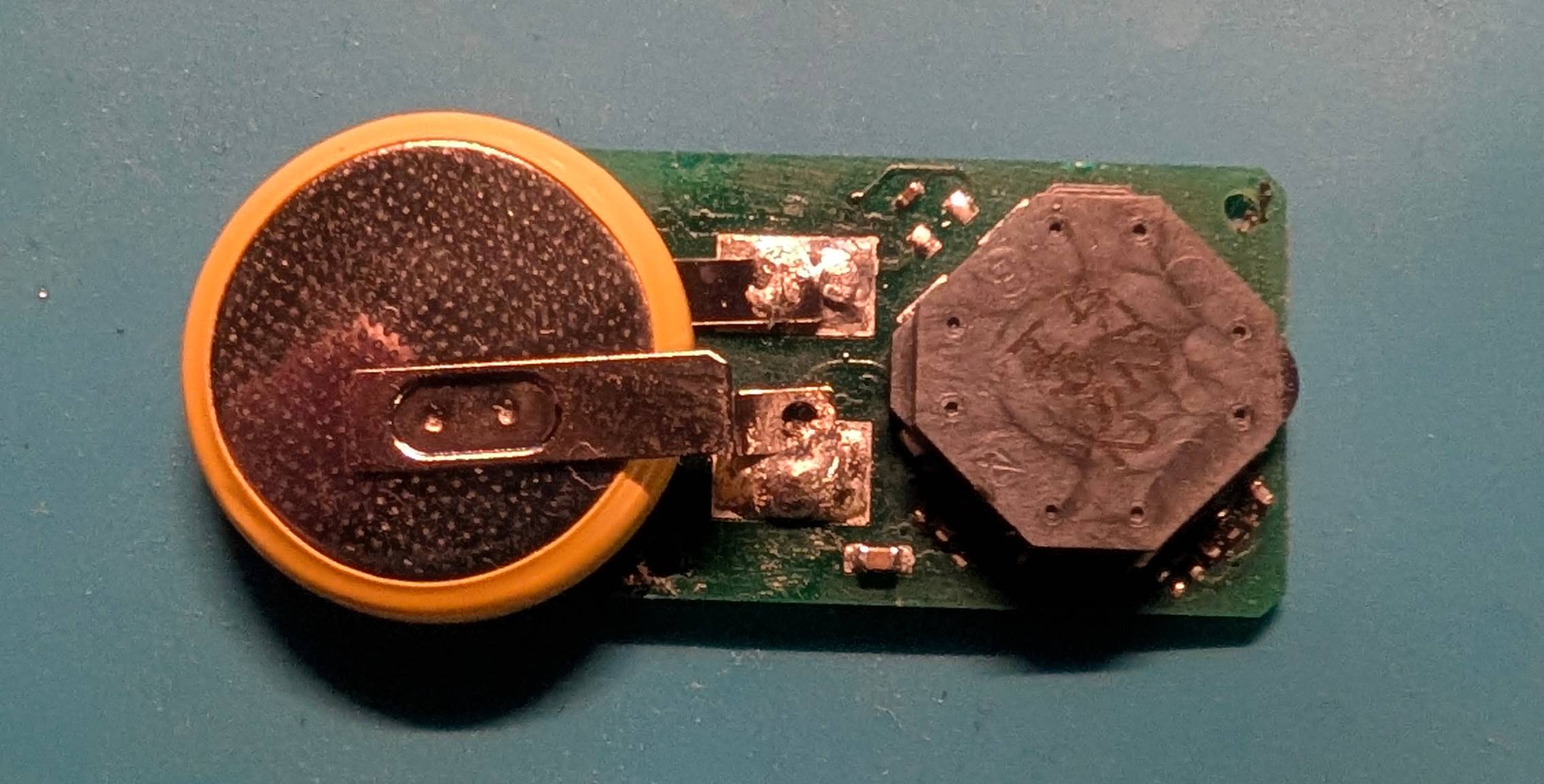 Polestar 2 Activity Key, PCB mit neuer Battery